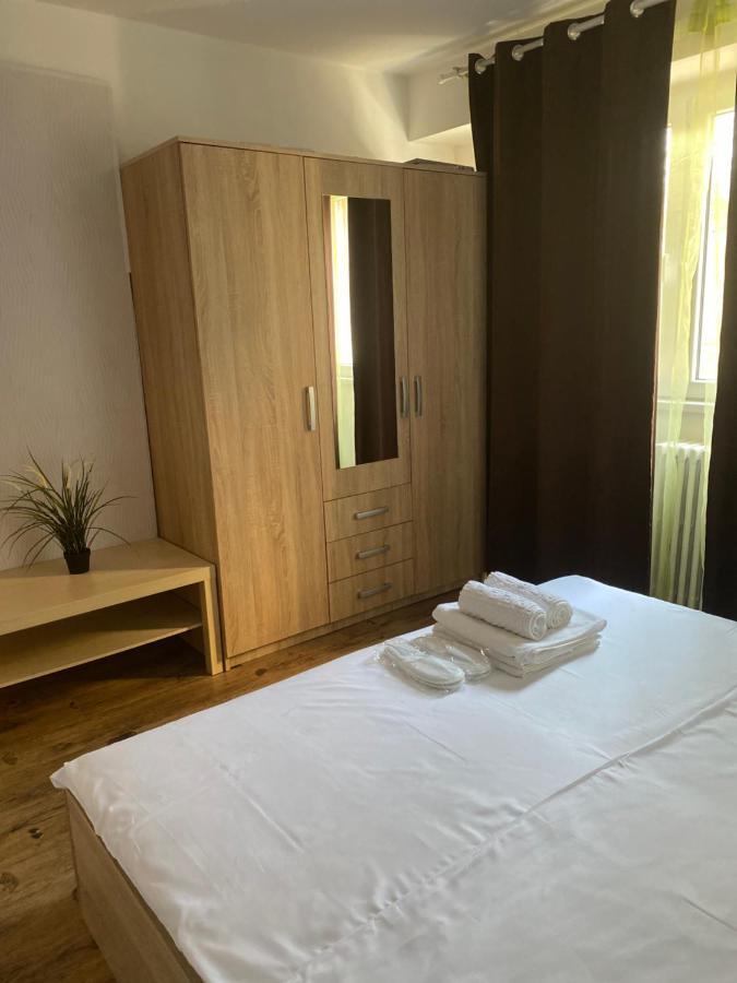 Ultracentral - Apartament Pe Calea Victoriei Bucarest Esterno foto